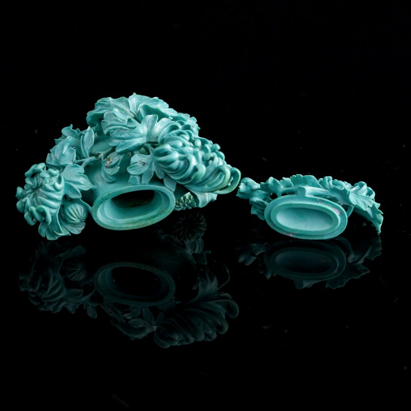 1960-1970年代 綠松石雕花卉蓋瓶（附木座） | A Chinese carved turquoise 'floral' covered vase, 1960s-1970s - 图8
