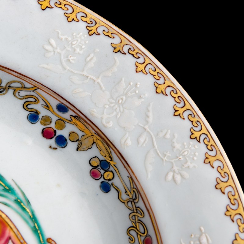 十八世紀 外銷粉彩紋章瓷盤 | A Chinese export famille rose armorial plate, 18th century - 图6