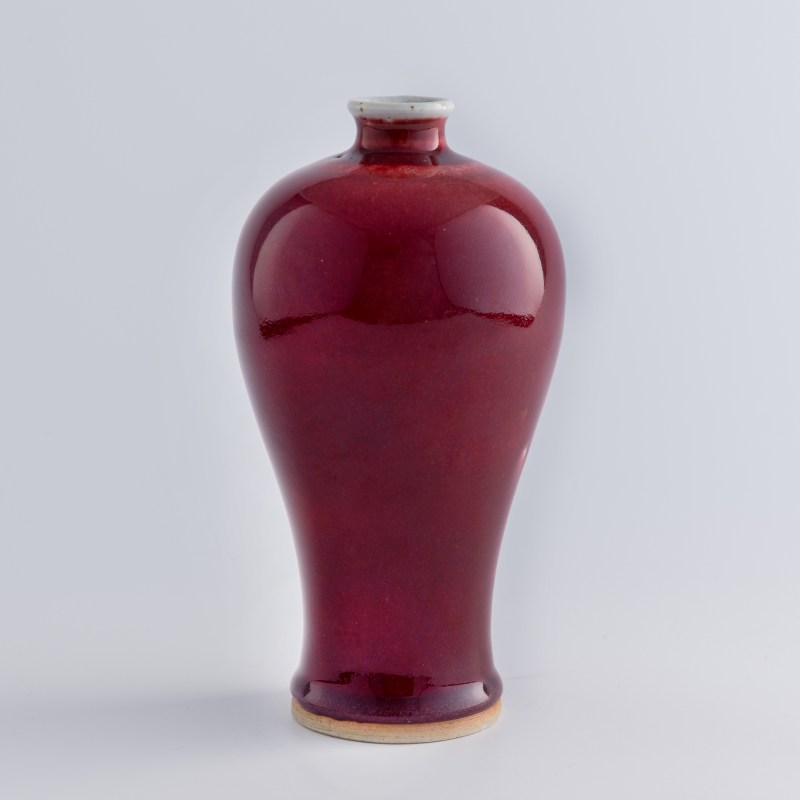 十九世紀 紅釉梅瓶 | A Chinese red-glazed meiping vase, 19th century - 图1