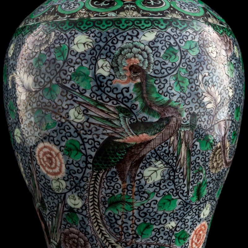 十九世紀 素三彩鳳穿牡丹觀音瓶 | A Chinese susancai 'phoenix and peony' Guanyin vase, 19th century - 图8