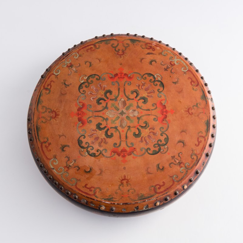 清乾隆 木胎彩繪鼓形捧盒 | A Chinese painted wood drum-form lidded box, Qianlong period, Qing dynasty - 图4