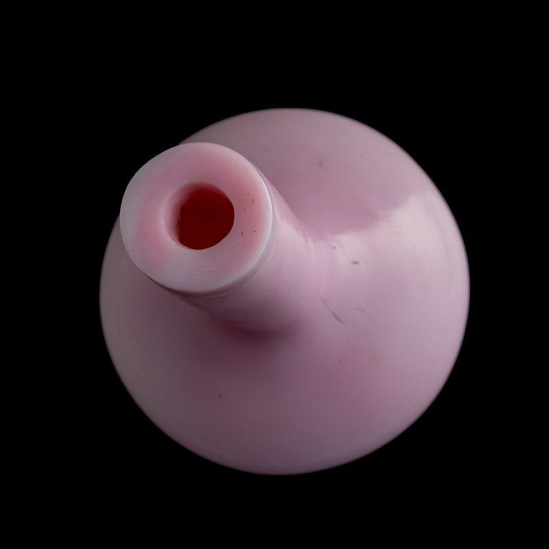 清代 料器荸薺瓶 | A Chinese glass water-chestnut-form vase, Qing dynasty - 图6