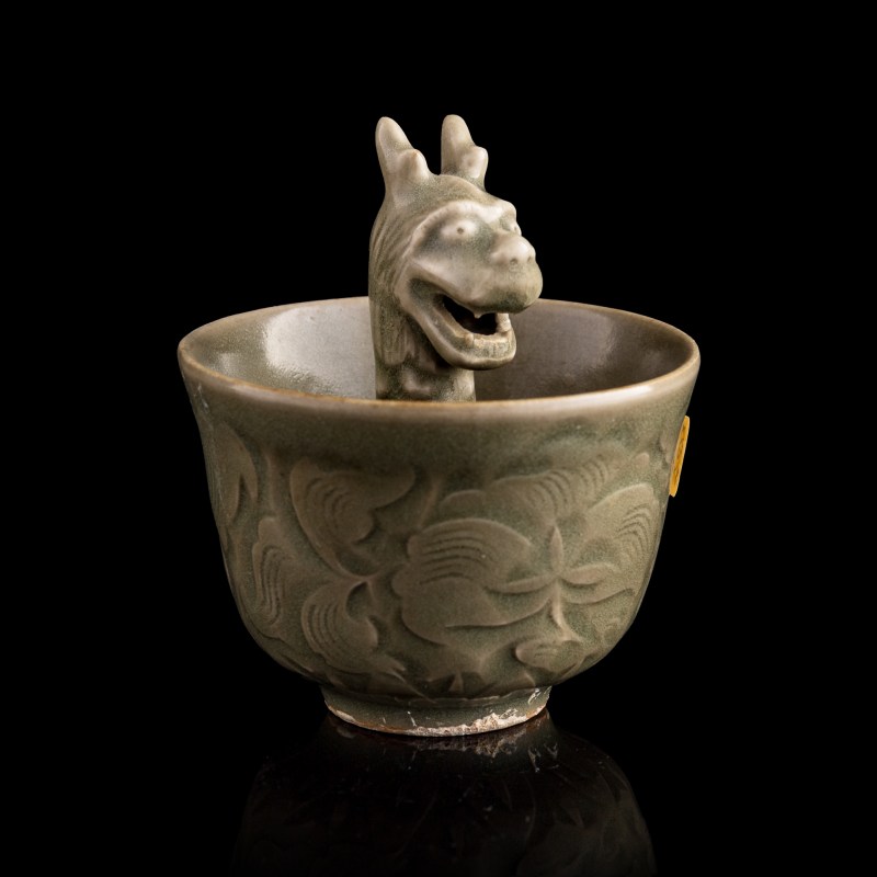宋代/元代 耀州窑劃花公道杯 | A Chinese carved Yaozhou celadon Gongdao cup, Song/Yuan dynasty - 图3
