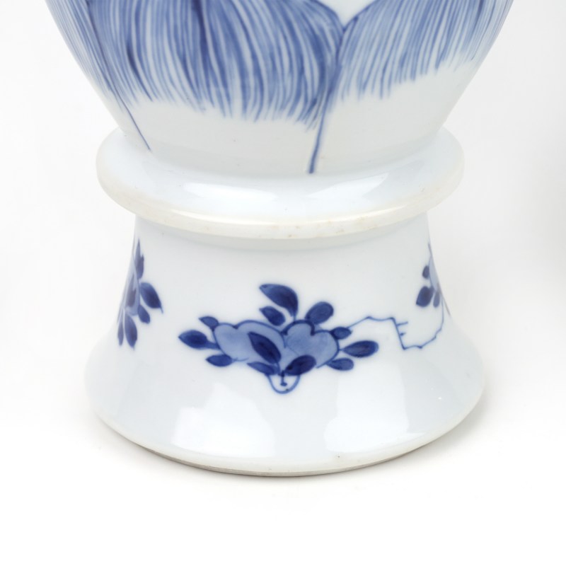 清康熙 青花折枝花卉纹连座莱菔瓶 - 图3