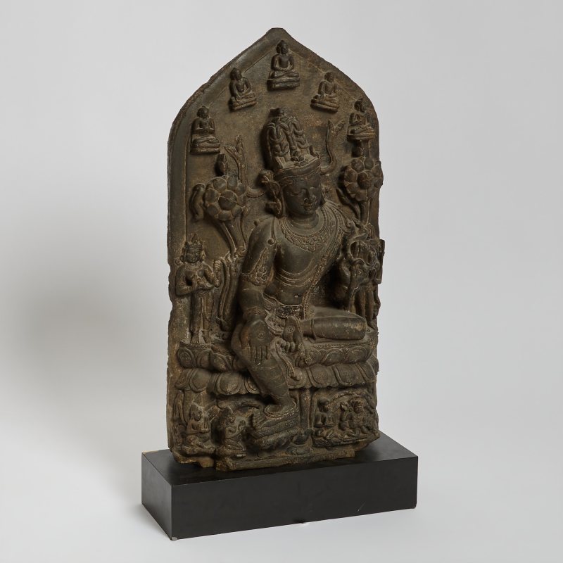 An Indian Carved Blackstone Stele of Avalokiteshvara - 图2