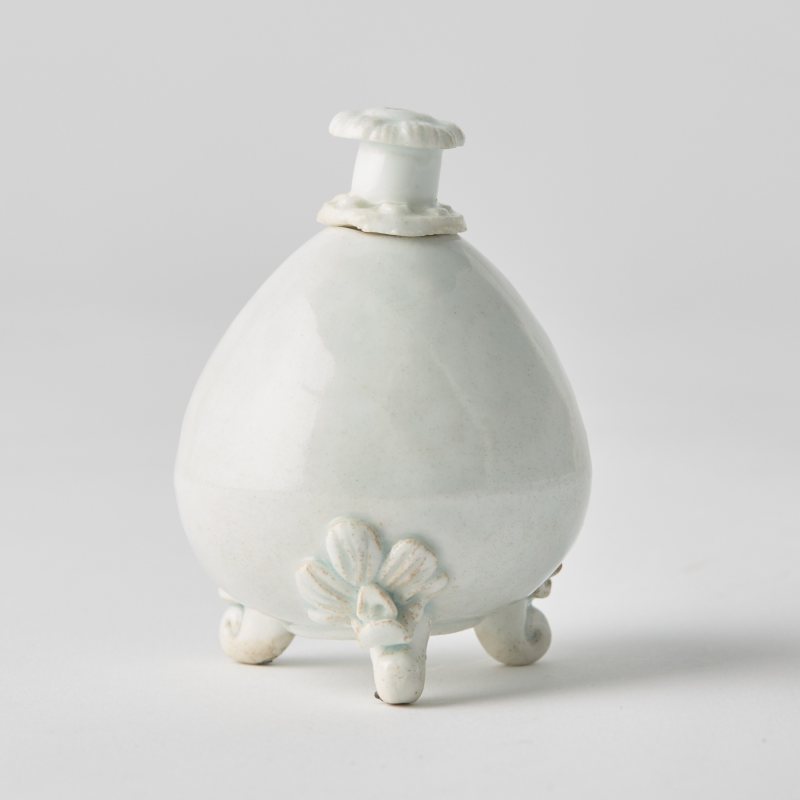 A Chinese Qingbai-Type Ceramic Tripod Water Dropper - 图2