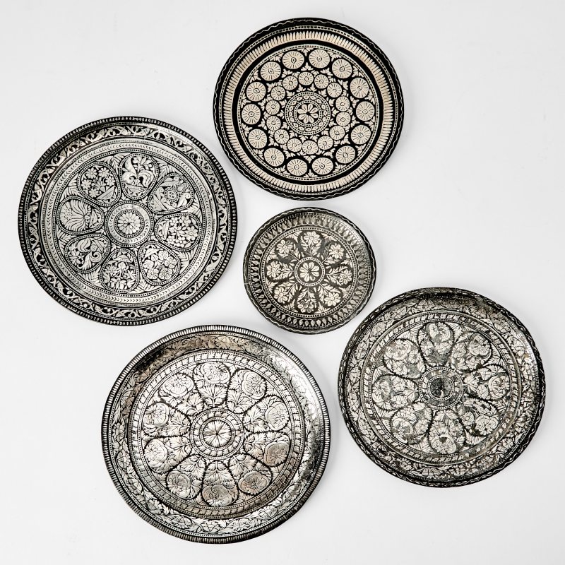 Five Indian Silver-Inlaid Alloy Bidri Ware Dishes - 图1