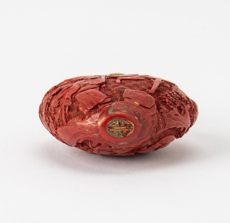 A Chinese Carved Red Lacquer Snuff Bottle - 图5