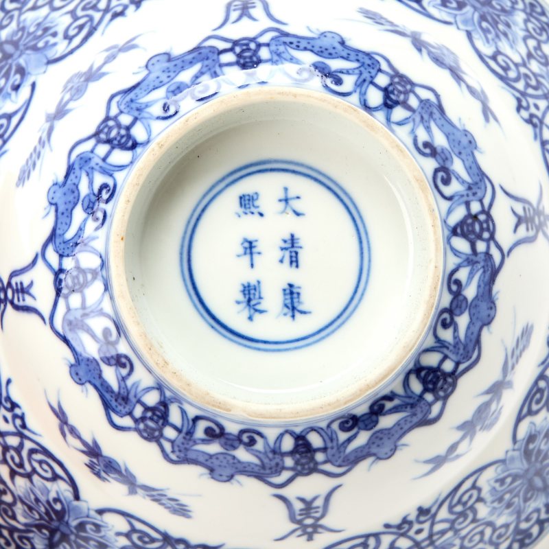 A Pair of Chinese Blue and White Porcelain Bowls - 图6