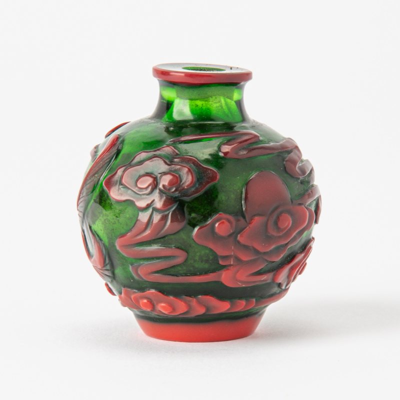 A Chinese Red Overlay Green Glass Snuff Bottle - 图2