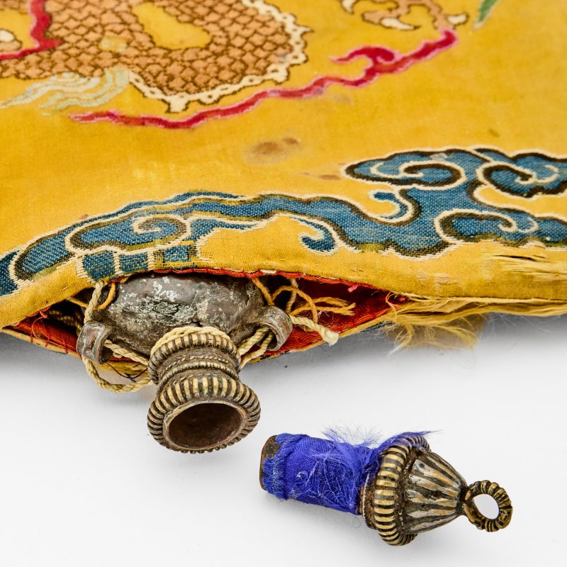 A Tibetan Ritual Water Flask with Chinese Brocade Silk Cover - 图3