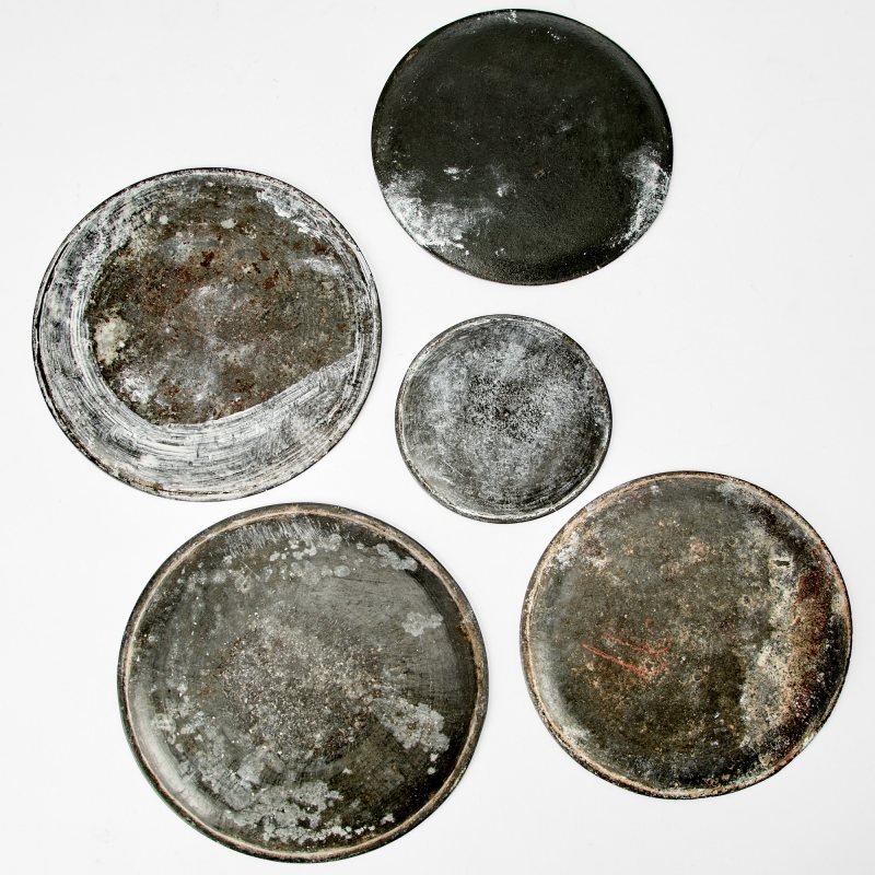 Five Indian Silver-Inlaid Alloy Bidri Ware Dishes - 图4