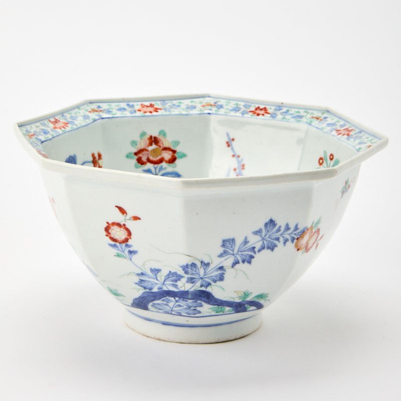 A Japanese Kakiemon Porcelain Bowl - 图1