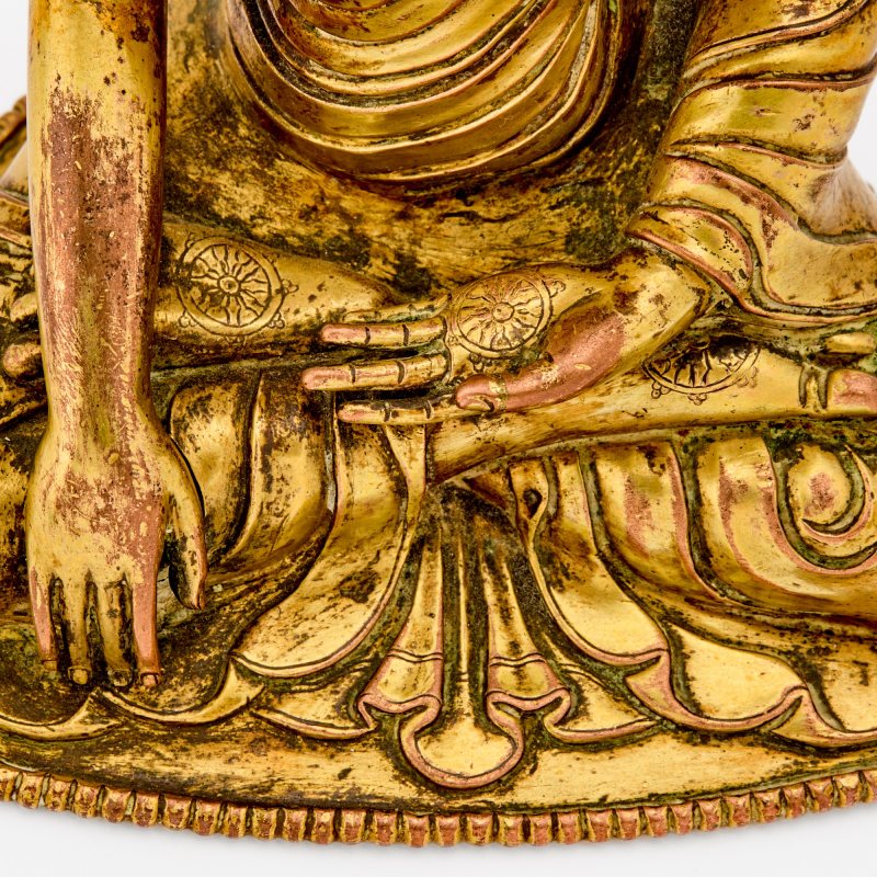 A Tibeto-Chinese Gilt Copper Alloy Figure of Shakyamuni - 图4