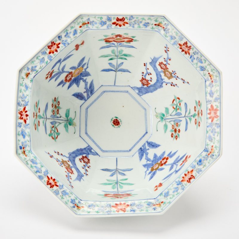 A Japanese Kakiemon Porcelain Bowl - 图4