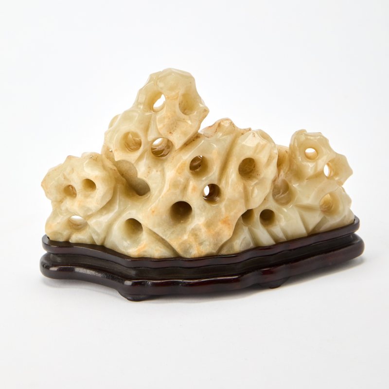 A Chinese Jade Brush Stand - 图3