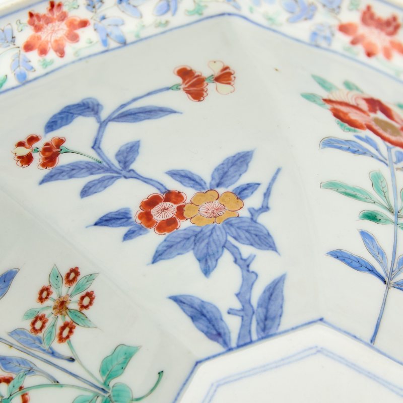 A Japanese Kakiemon Porcelain Bowl - 图5