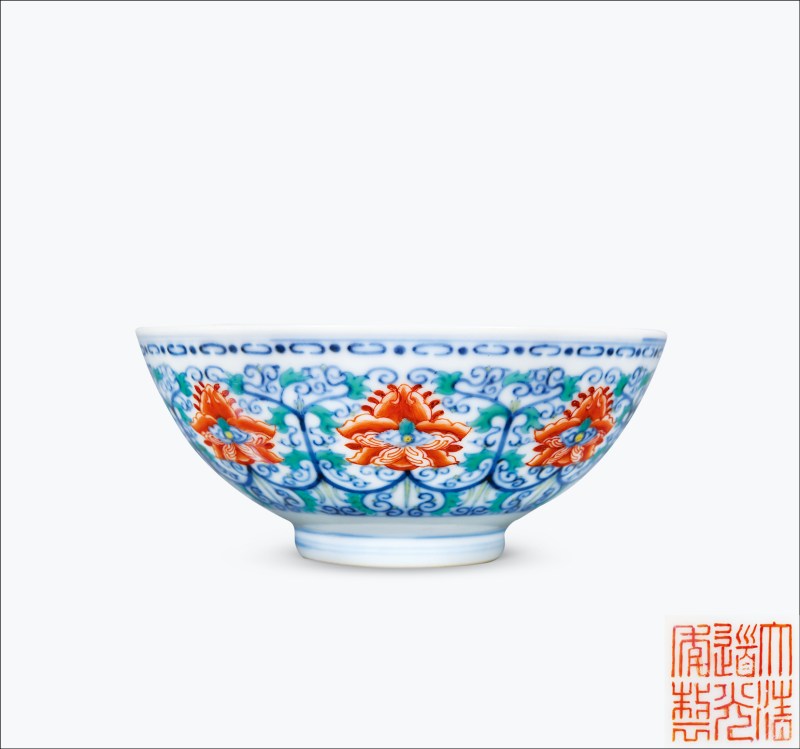 清道光 斗彩缠枝花卉纹碗 - 图1