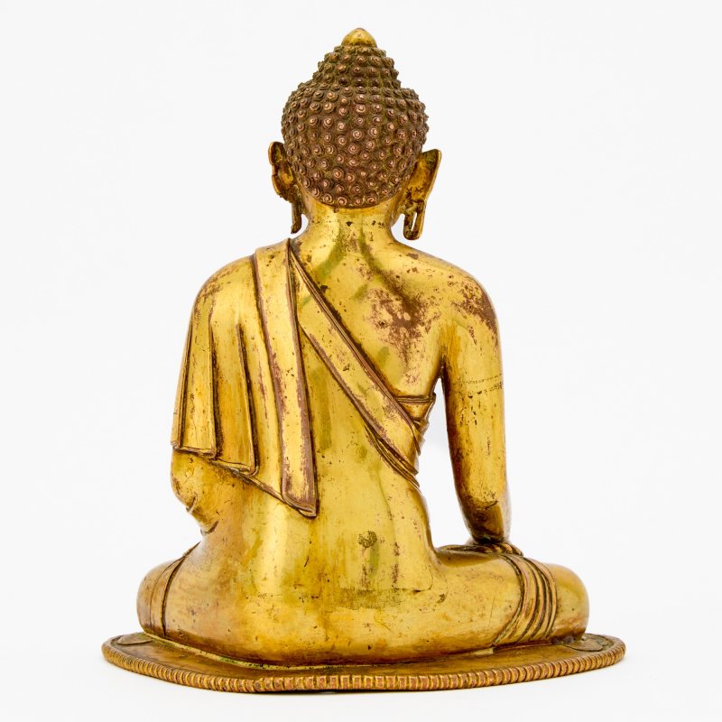 A Tibeto-Chinese Gilt Copper Alloy Figure of Shakyamuni - 图5