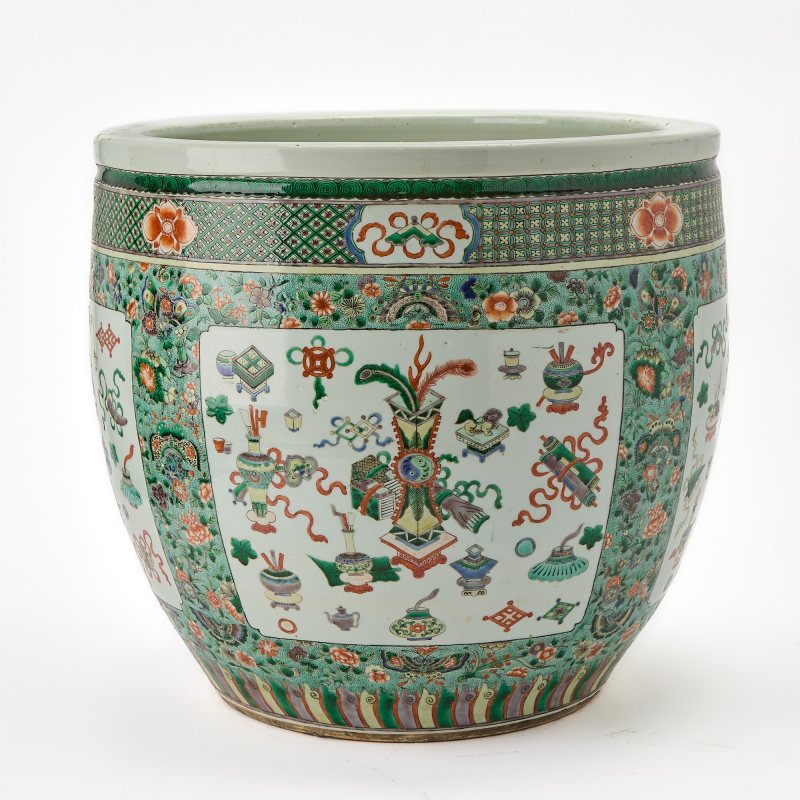 A Chinese Famille Verte Porcelain Planter - 图3