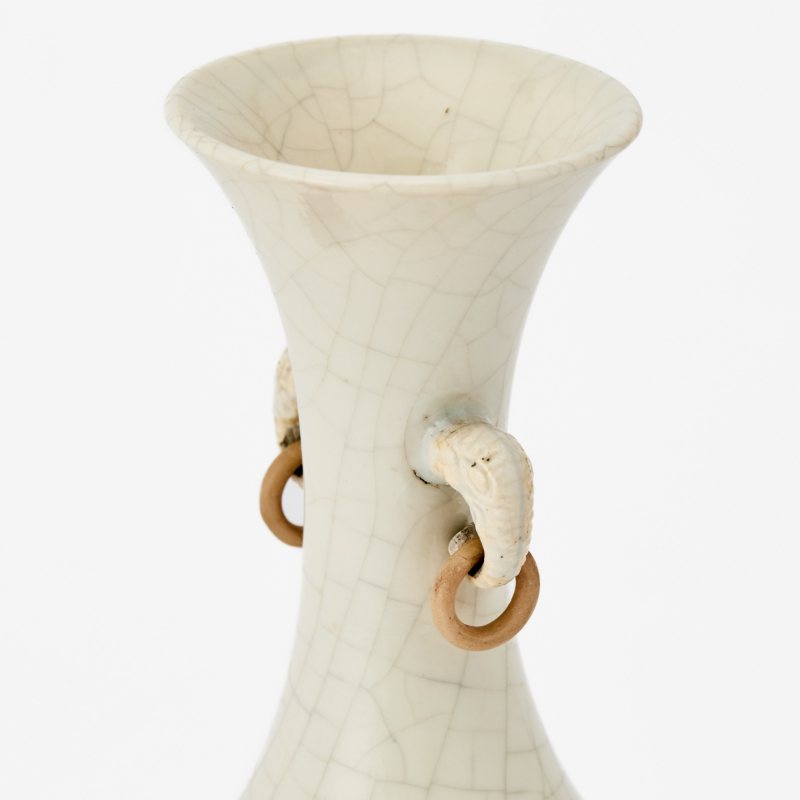 A Chinese White Glazed Bottle Vase - 图3