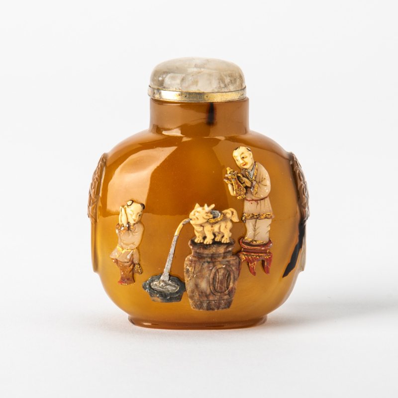 A Japanese-Embellishment Chinese Agate Snuff Bottle