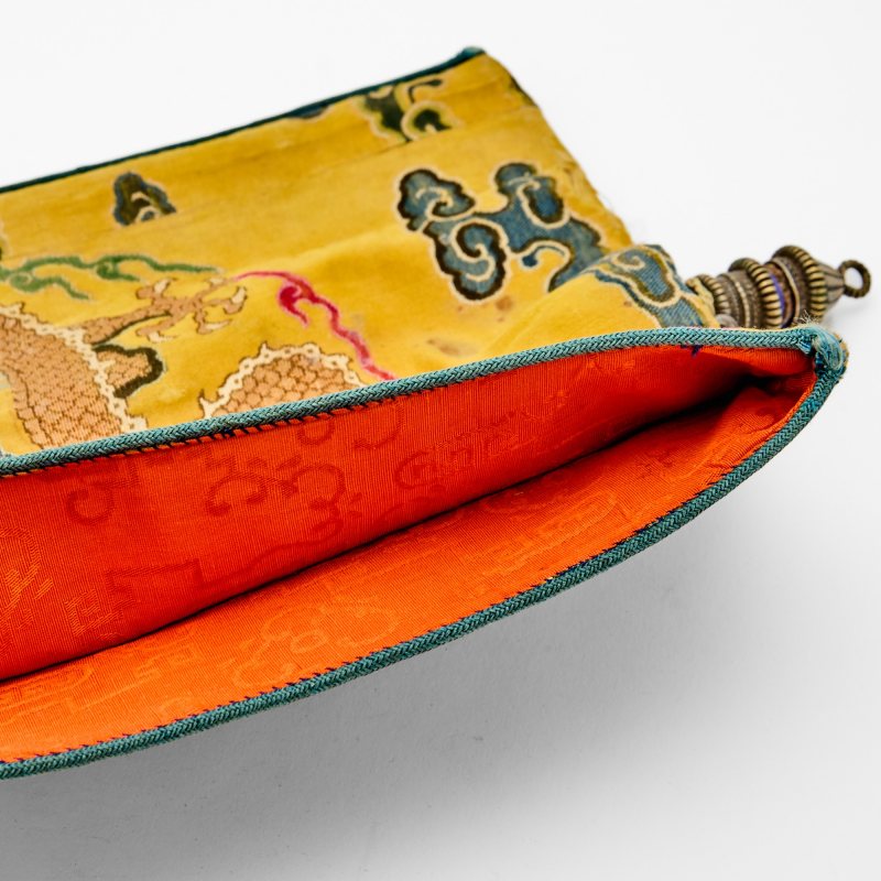A Tibetan Ritual Water Flask with Chinese Brocade Silk Cover - 图5
