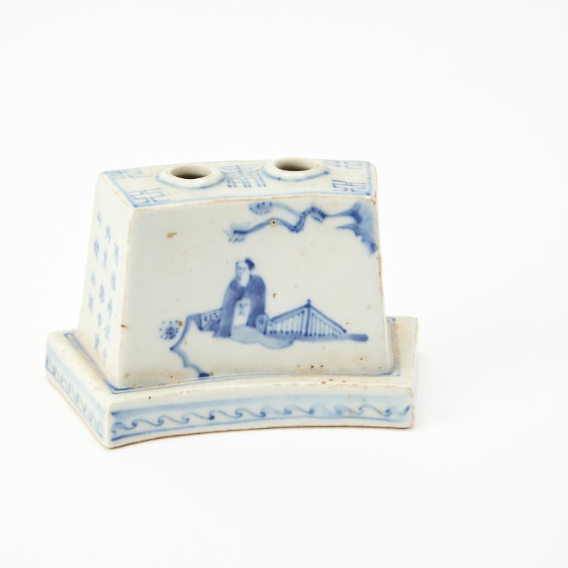 A Chinese Blue and White Porcelain Inkwell - 图2