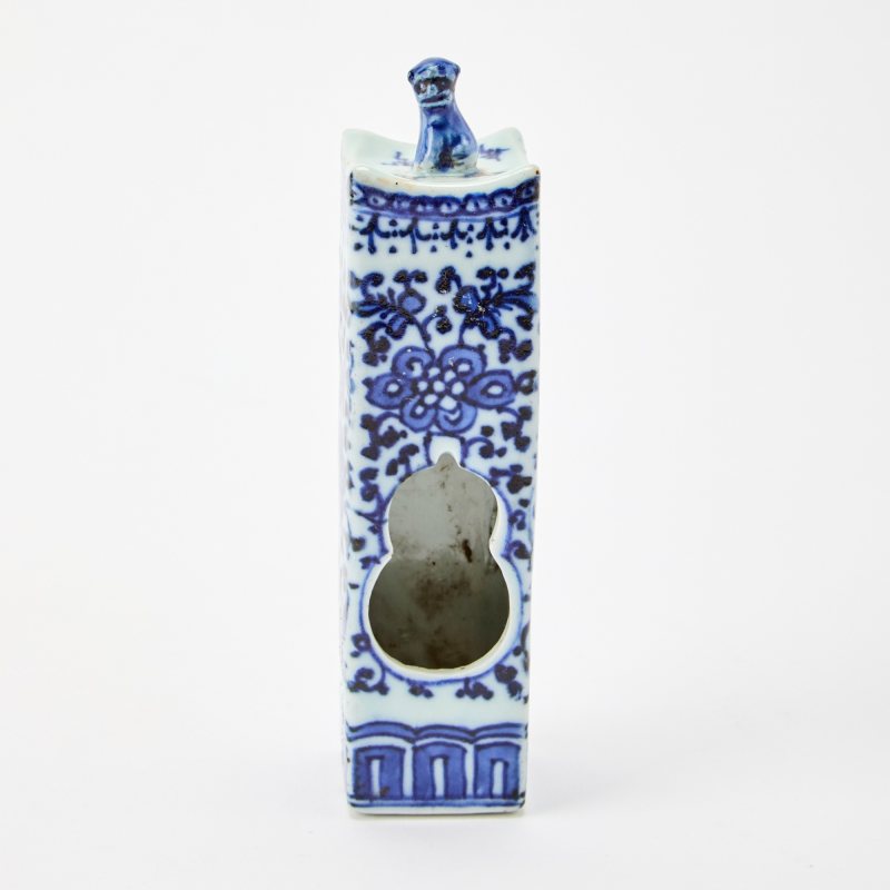 Three Chinese Blue and White Porcelain Bird Feeders - 图3