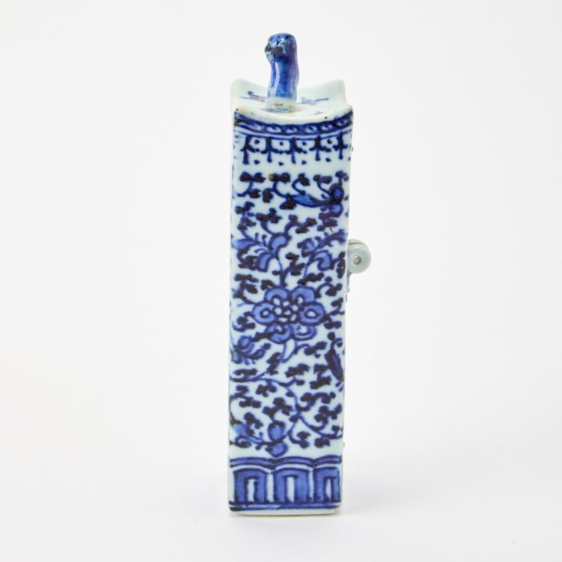 Three Chinese Blue and White Porcelain Bird Feeders - 图4