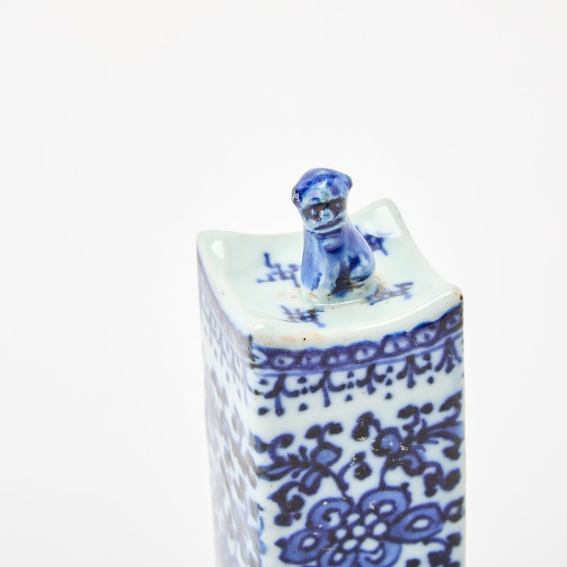 Three Chinese Blue and White Porcelain Bird Feeders - 图6
