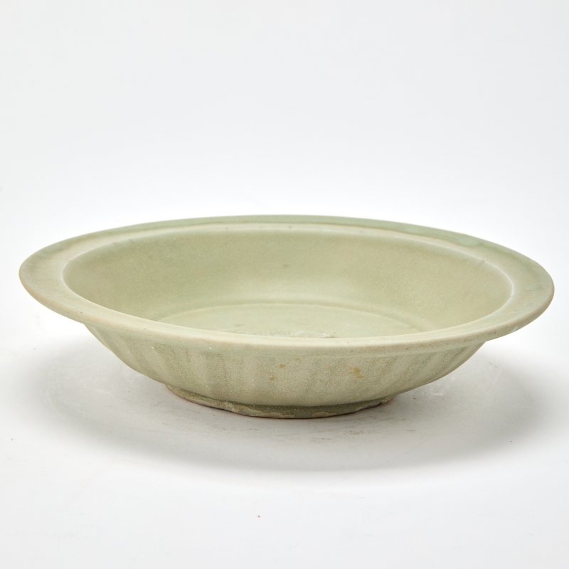 Three Chinese Longquan Celadon 'Fishes' Dishes - 图2