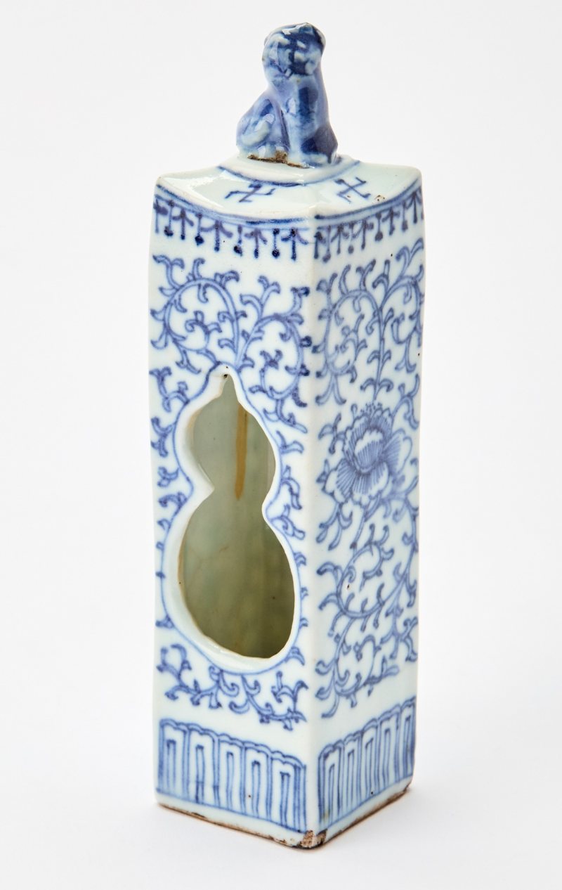 Three Chinese Blue and White Porcelain Bird Feeders - 图8