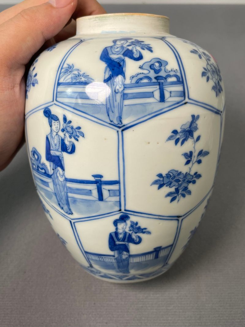 清光绪 青花仕女图盖罐 - 图4