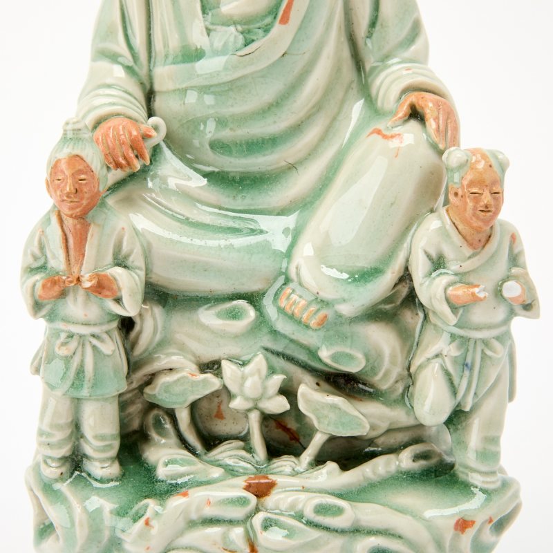 A Chinese Longquan Celadon Figure of a Bodhisattva - 图5
