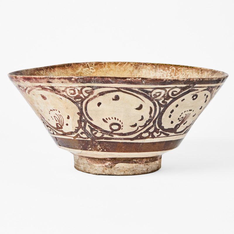 A Persian Painted Pottery Bowl - 图2