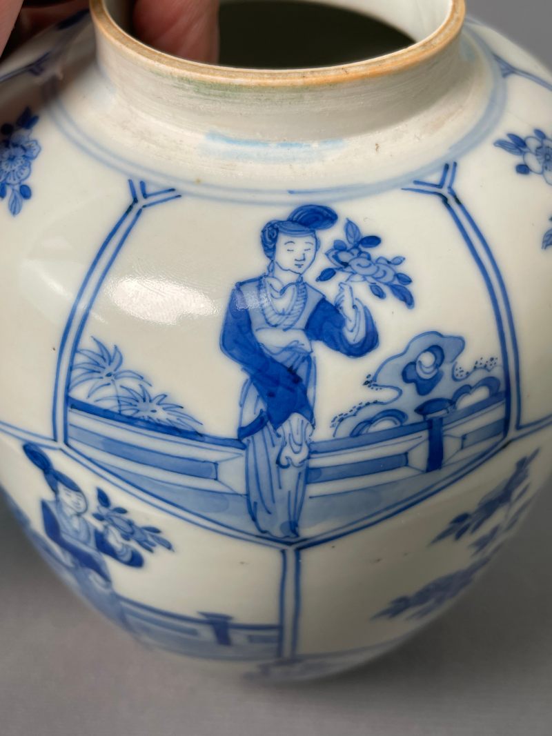 清光绪 青花仕女图盖罐 - 图5