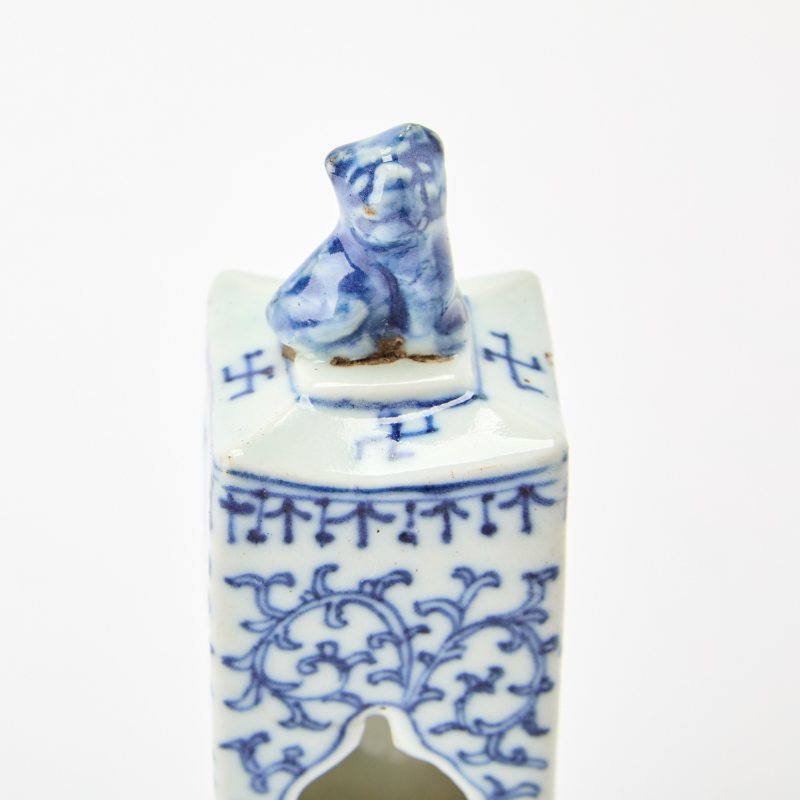 Three Chinese Blue and White Porcelain Bird Feeders - 图12