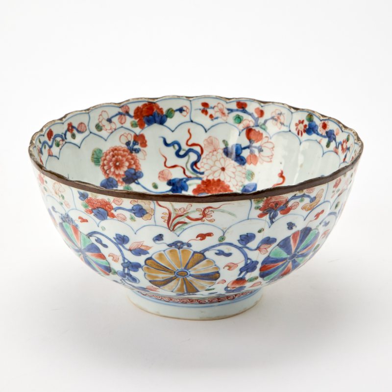 A Chinese Export Imari-Style Porcelain Bowl