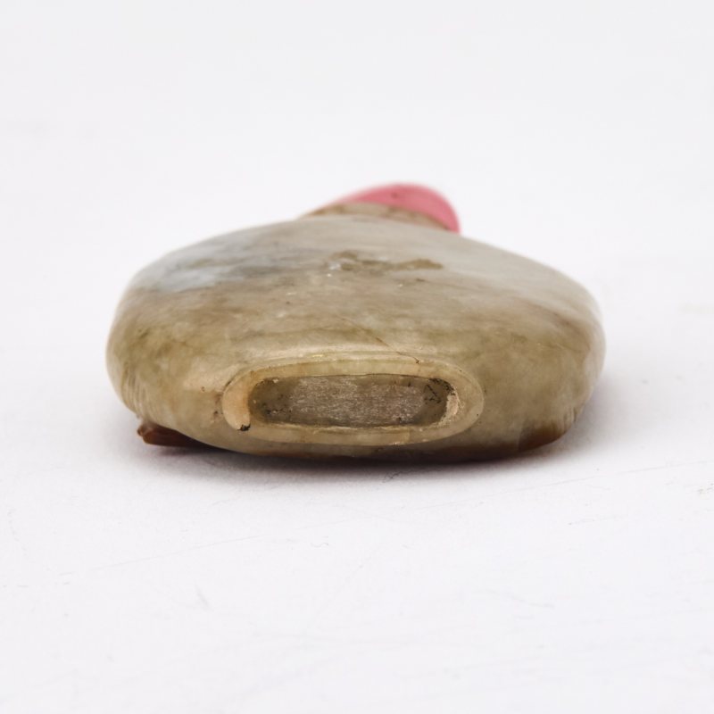 A Chinese Carved Jade Snuff Bottle - 图4