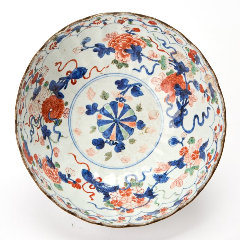A Chinese Export Imari-Style Porcelain Bowl - 图3
