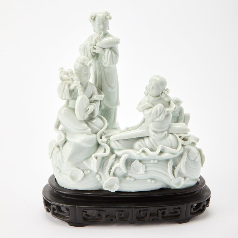 Two Chinese Dehua Porcelain Figural Groupings - 图4