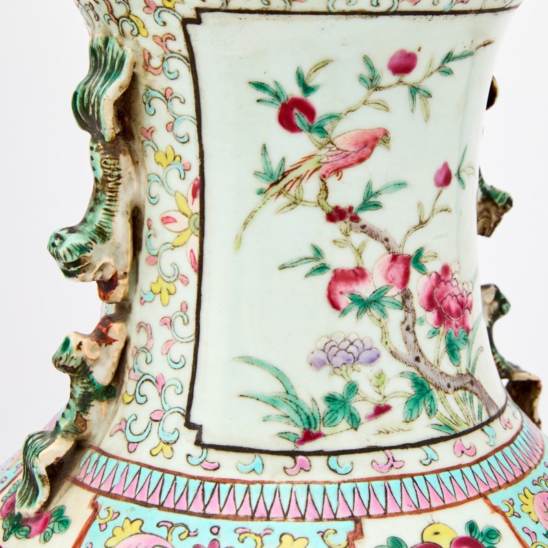 A Chinese Enameled Porcelain Vase - 图4