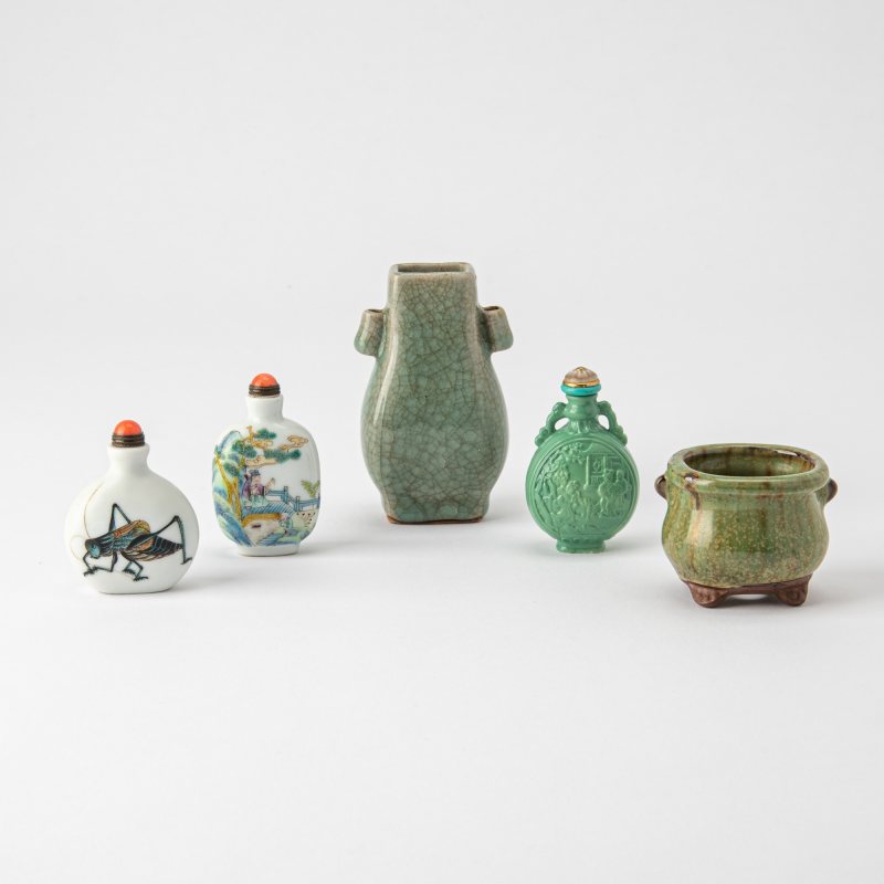 A Group of Five Chinese Snuff Bottles and Miniature Vessels