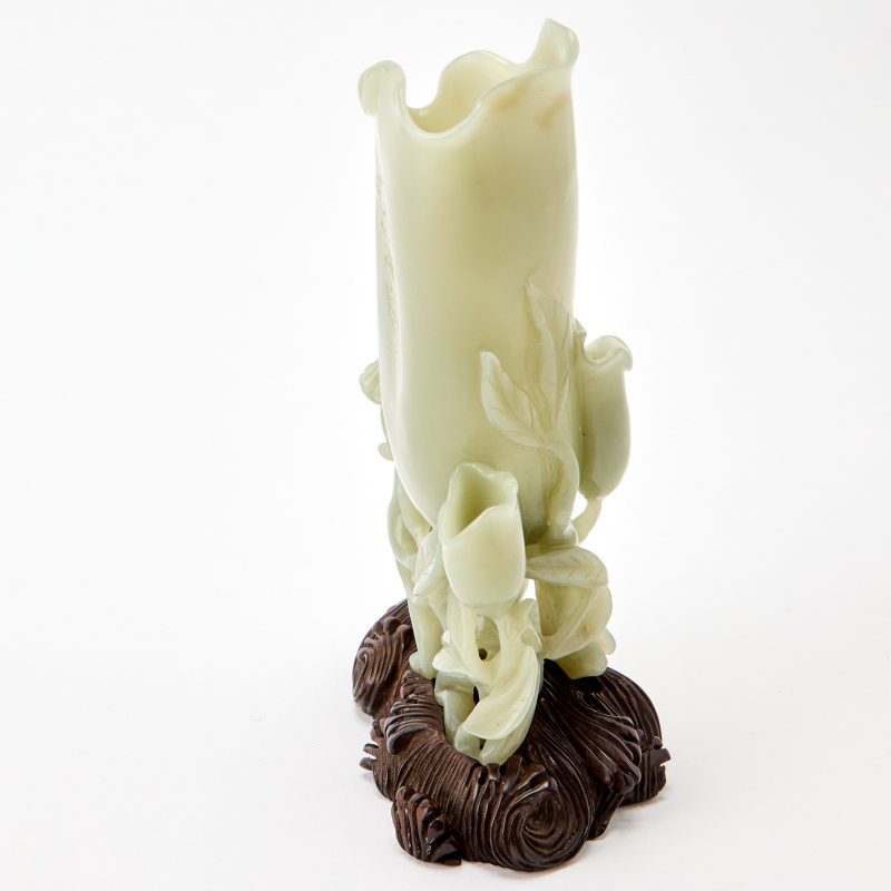 A Chinese Carved Jade Flower Vase - 图5