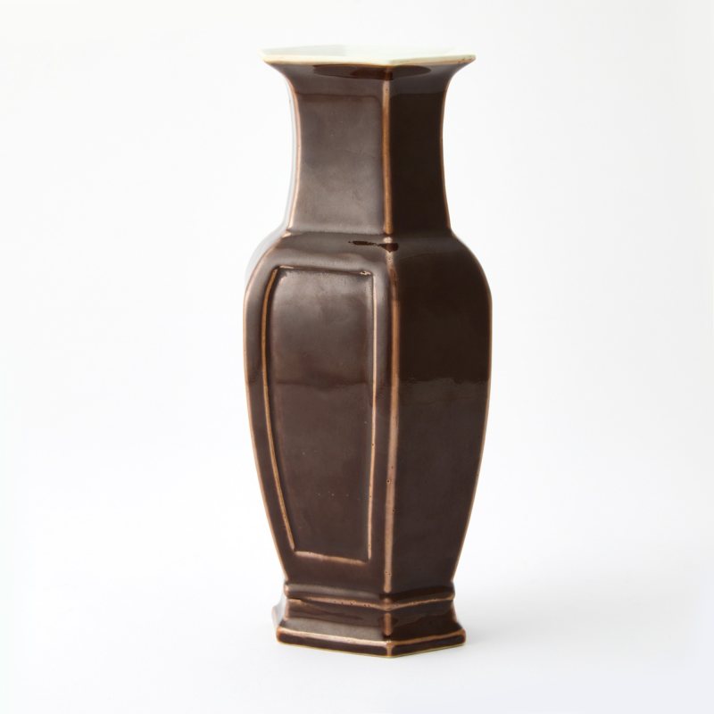 A Group of Three Chinese Glazed Porcelain Vases - 图5