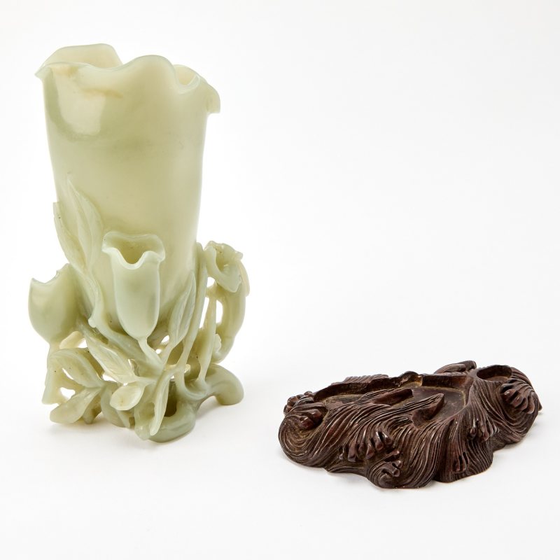 A Chinese Carved Jade Flower Vase - 图6