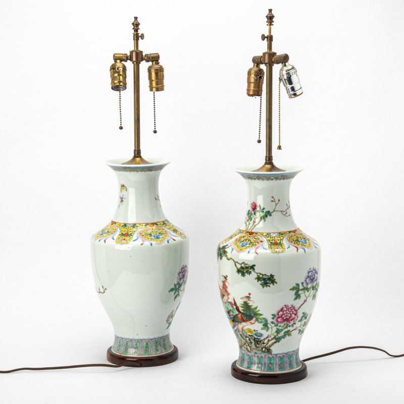 A Pair of Chinese Enameled Porcelain Vases - 图4