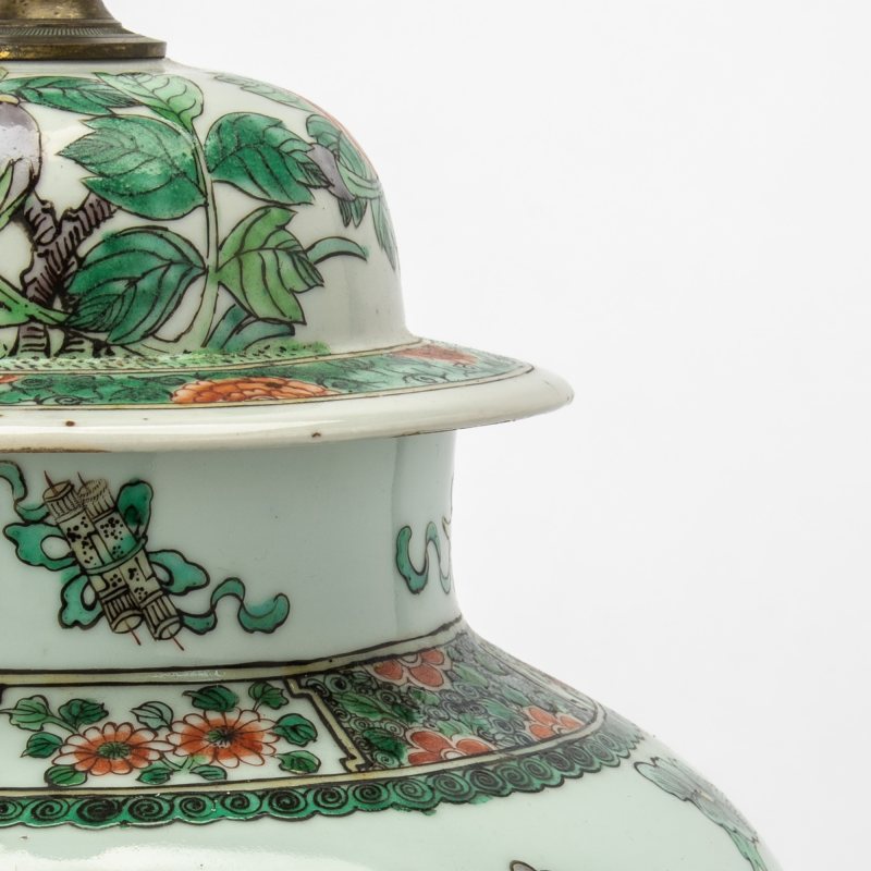 A Chinese Famille Verte Porcelain Covered Vase - 图2