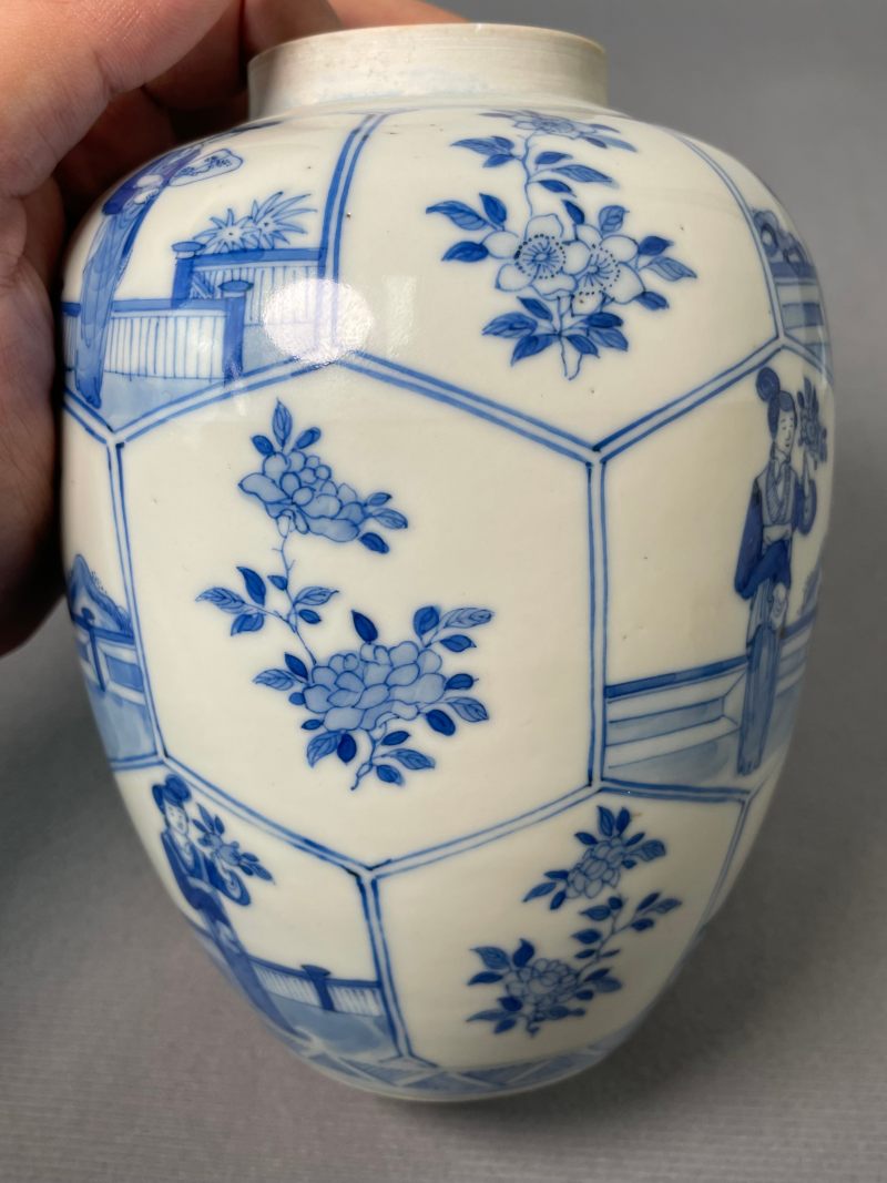清光绪 青花仕女图盖罐 - 图9
